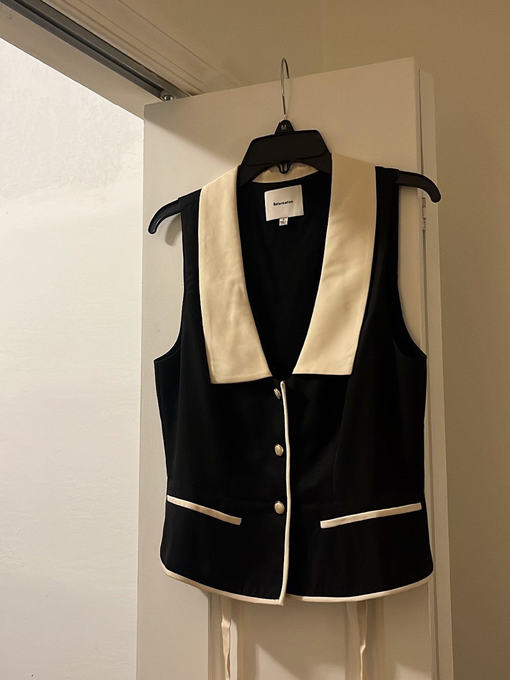 Reformation Top with Collar - Picture 4 of 4